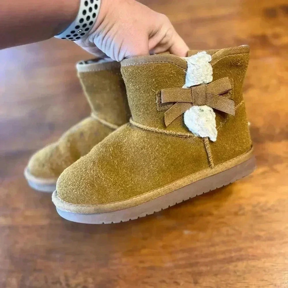 Koolaburra Other - Koolaburra by Ugg tan short boots size 12